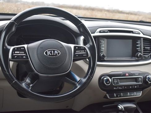 Used 2019 Kia Sorento LX w/ LX V6 Convenience Package image 18