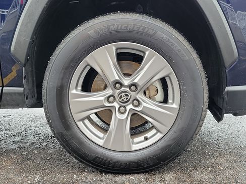 Used 2024 Toyota RAV4 XLE image 5