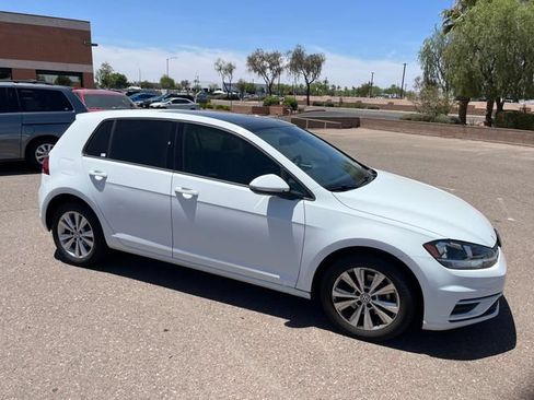 Used 2020 Volkswagen Golf 4-Door FWD image 6