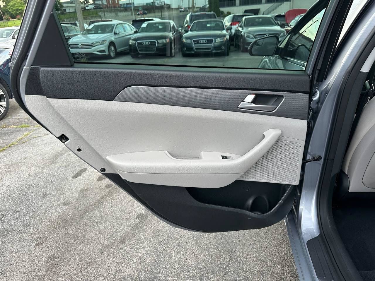 Used 2015 Hyundai Sonata SE FWD image 24