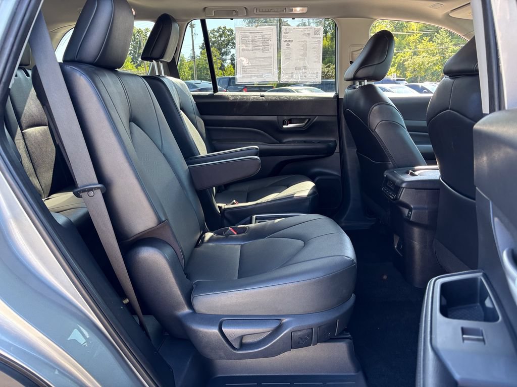 Used 2025 Toyota Grand Highlander AWD image 41