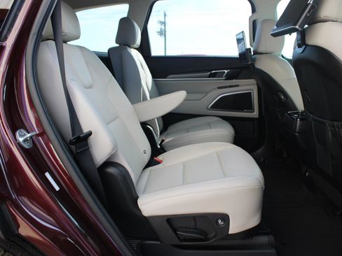 Used 2021 Kia Telluride S FWD image 46