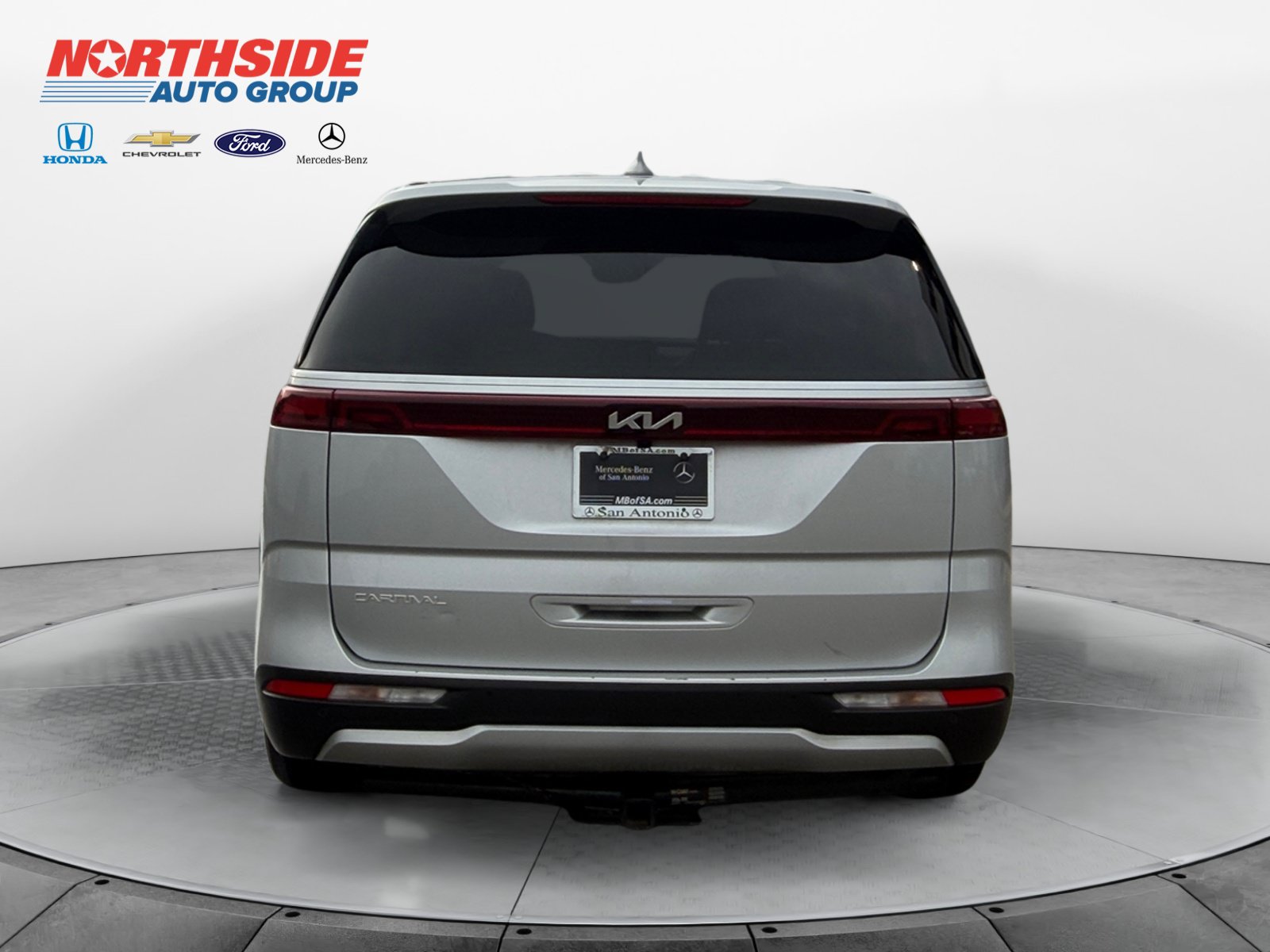 Used 2023 Kia Carnival LX FWD image 6