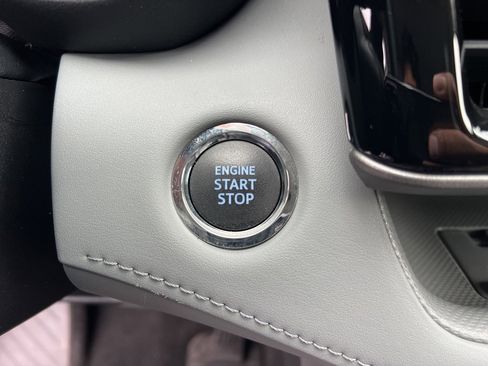 Used 2022 Toyota Highlander XLE image 20