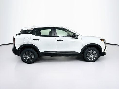 Used 2025 Nissan Kicks S FWD image 10