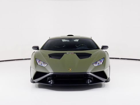 Used 2022 Lamborghini Huracan STO image 8