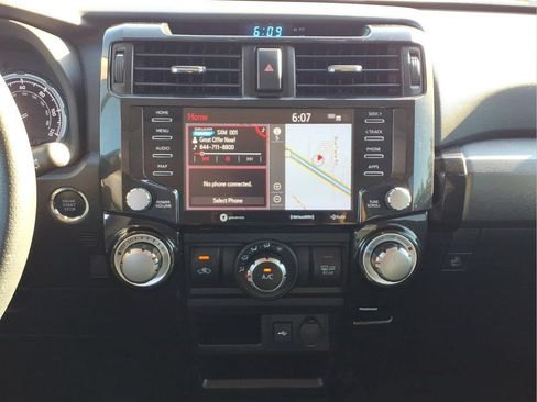 Used 2021 Toyota 4Runner Venture w/ Moonroof Package AWD/4WD image 22