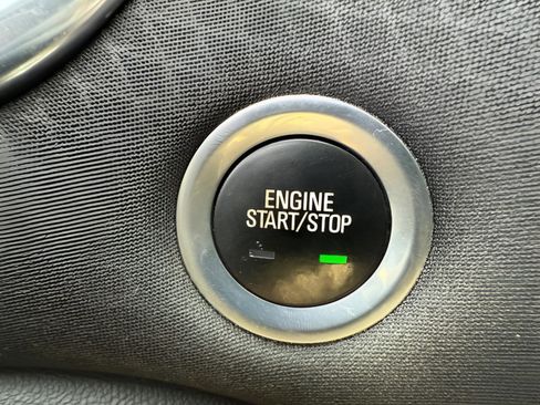 Used 2017 Chevrolet Malibu LT FWD image 20