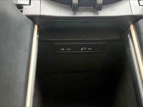 Used 2021 Mercedes-Benz GLC 300 4MATIC image 19