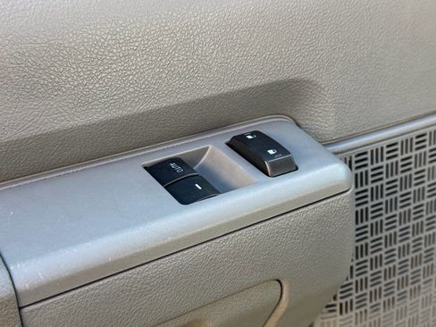 Used 2011 Ford E-350 and Econoline 350 Extended Super Duty w/ PWR Group image 19