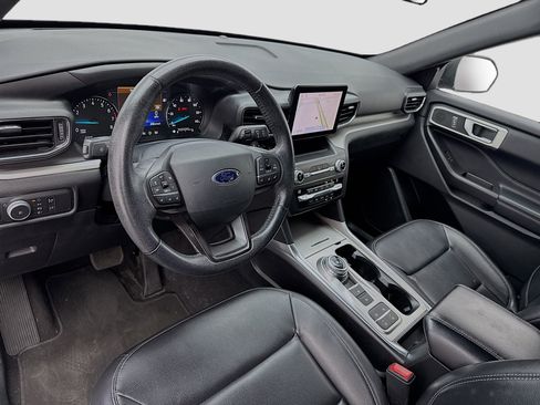 Used 2020 Ford Explorer XLT w/ Equipment Group 202A RWD image 7