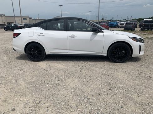 New 2025 Nissan Sentra SR w/ Midnight Edition image 4