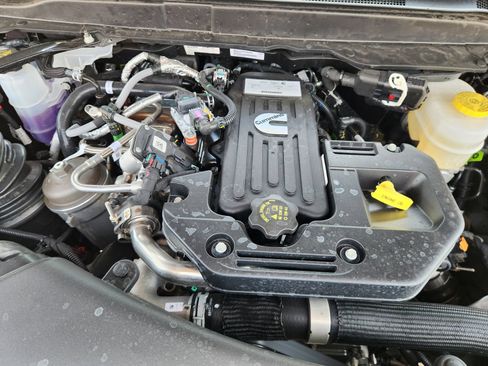 New 2026 RAM 3500 Laramie AWD/4WD image 23