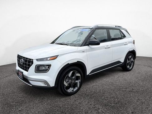 Certified 2026 Hyundai Venue SEL FWD image 4