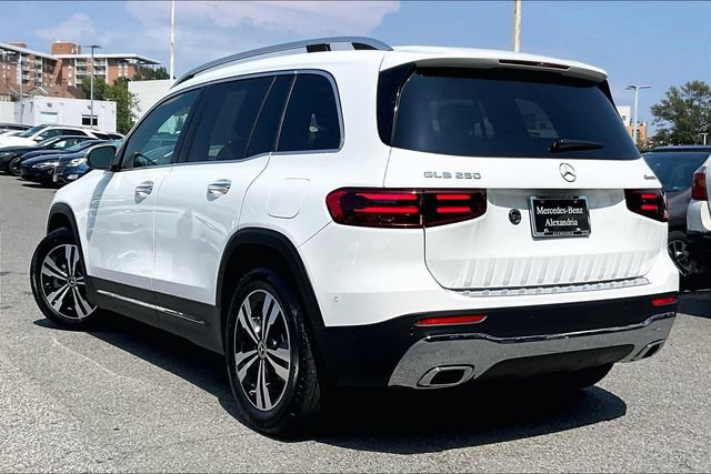 Used 2026 Mercedes-Benz GLB 250 4MATIC image 10