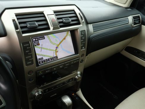 Used 2021 Lexus GX 460 Luxury w/ Off Road Package AWD/4WD image 20