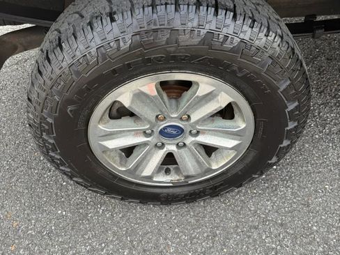Used 2015 Ford F150 XLT w/ Equipment Group 301A Mid AWD/4WD image 11