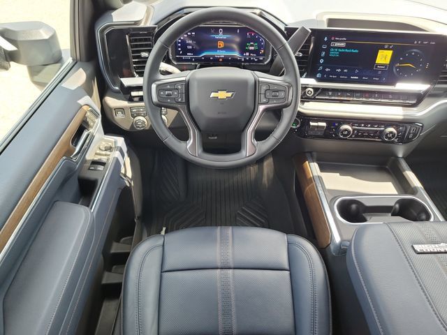Certified 2025 Chevrolet Silverado 2500 High Country w/ Technology Package AWD/4WD image 16