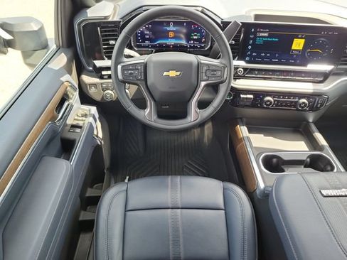 Certified 2025 Chevrolet Silverado 2500 High Country w/ Technology Package AWD/4WD image 16