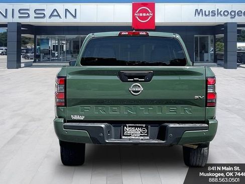 Used 2024 Nissan Frontier SV w/ Technology Package RWD image 6
