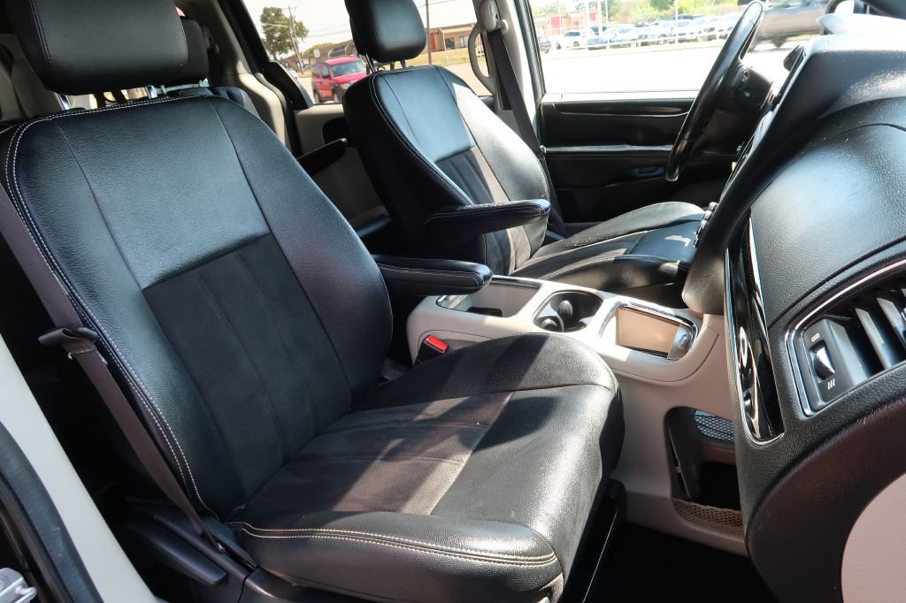 Used 2019 Dodge Grand Caravan SXT FWD image 11