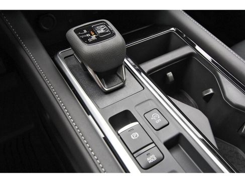 New 2026 Nissan Pathfinder SV w/ SV Premium Package FWD image 19