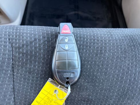 Used 2019 Dodge Grand Caravan SE image 24