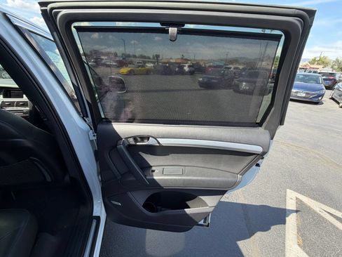 Used 2015 Audi Q7 3.0T S line Prestige w/ Towing Package AWD/4WD image 14