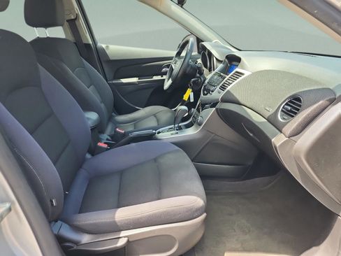Used 2014 Chevrolet Cruze LT FWD image 18