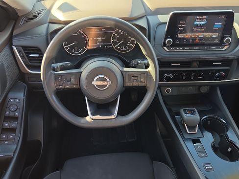 Used 2023 Nissan Rogue S FWD image 11
