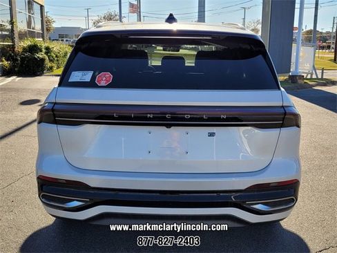 New 2026 Lincoln Nautilus Reserve image 9