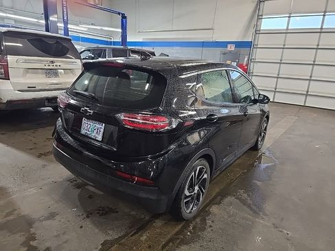 Used 2022 Chevrolet Bolt LT w/ Infotainment Package image 11