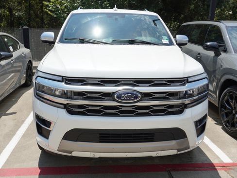 Used 2023 Ford Expedition Max Platinum RWD image 2