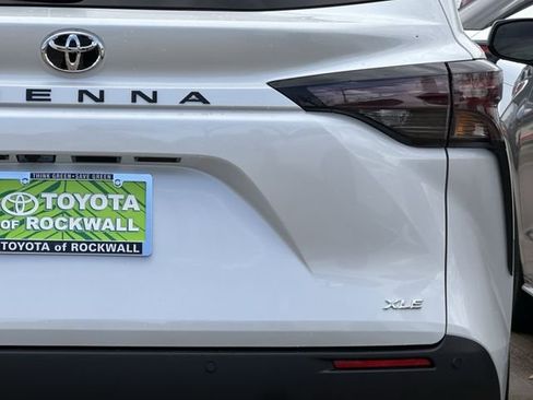 New 2026 Toyota Sienna XLE FWD image 6