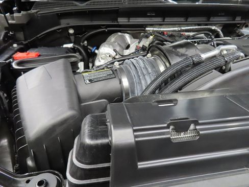 Used 2025 GMC Sierra 2500 AT4X image 32