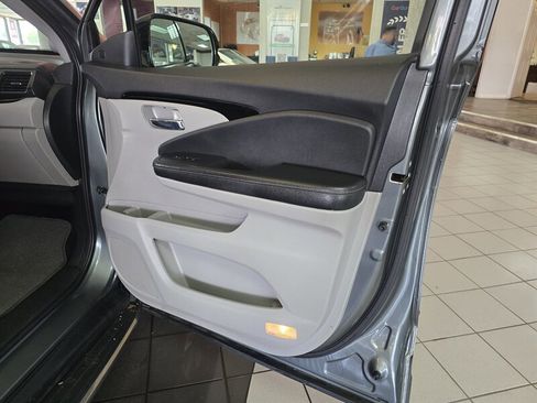 Used 2017 Honda Ridgeline RTL-E image 12