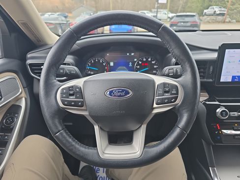 Used 2023 Ford Explorer Limited w/ Class IV Trailer Tow Package AWD/4WD image 20