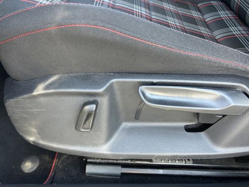 Used 2019 Volkswagen GTI Rabbit Edition image 48