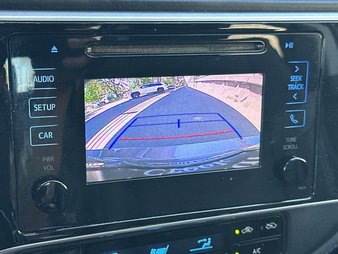 Used 2019 Toyota Corolla SE FWD image 18