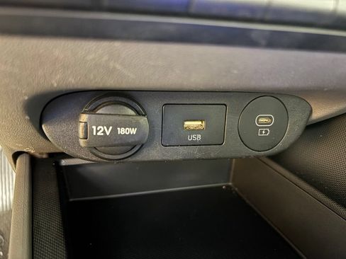 Used 2024 Hyundai Elantra SEL FWD image 30
