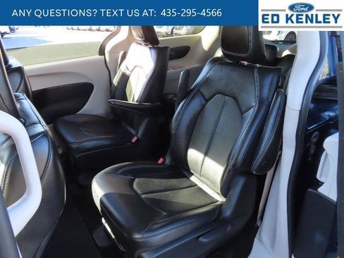 Used 2024 Chrysler Pacifica Limited FWD image 6