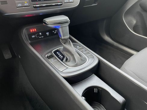 Used 2025 Hyundai Kona SEL image 40