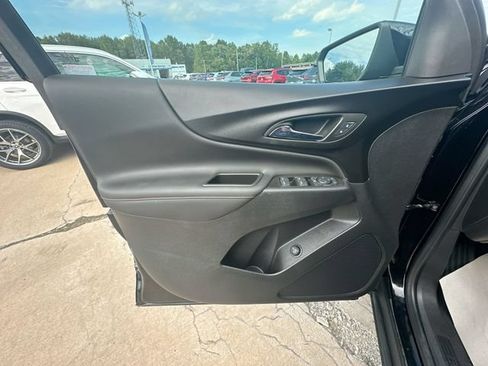 Used 2024 Chevrolet Equinox RS FWD image 25