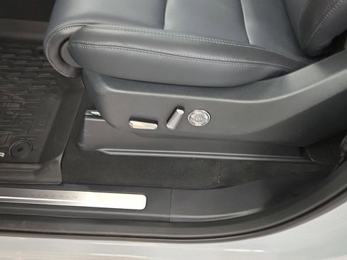 New 2025 Lincoln Navigator Reserve image 24