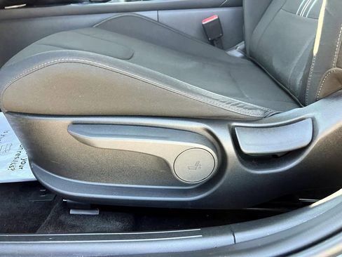 Used 2022 Hyundai Elantra SEL image 16