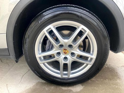 Used 2014 Porsche Cayenne image 42