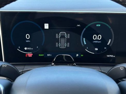 Used 2024 Hyundai Santa Fe Limited image 29