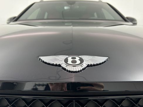 Certified 2022 Bentley Bentayga image 35