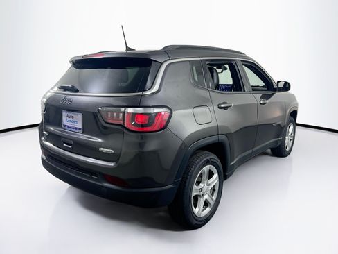 Used 2023 Jeep Compass Latitude w/ Convenience Group AWD/4WD image 5