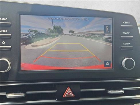 Used 2022 Hyundai Elantra SEL FWD image 14